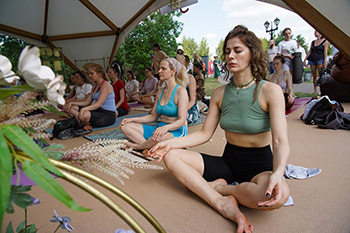 Международный день йоги в России в музее-заповеднике «Царицыно»