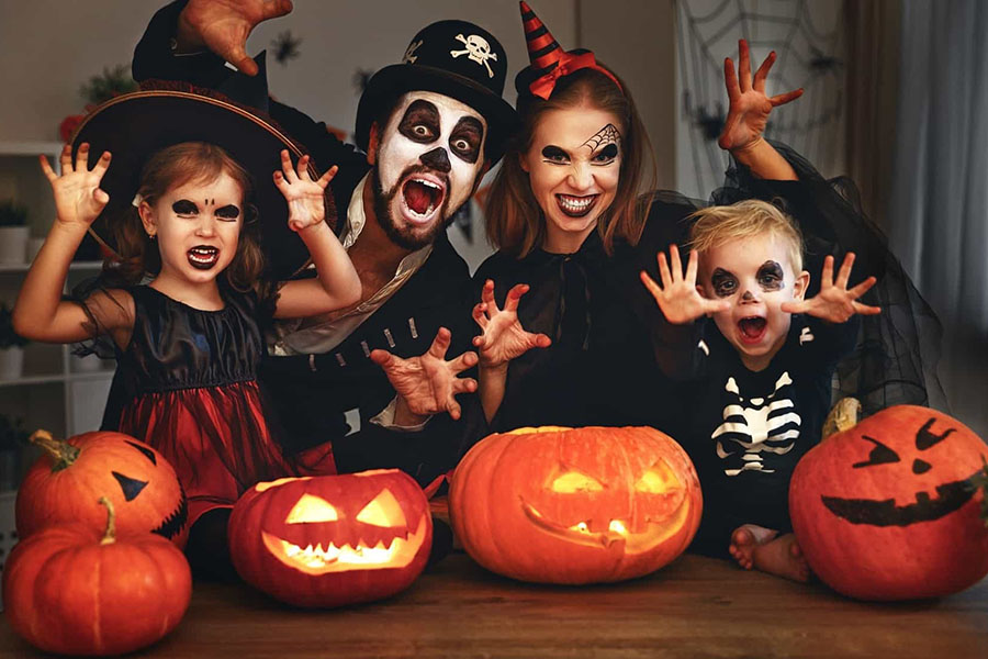 Сценарий от мамы: как отметить Хэллоуин дома?